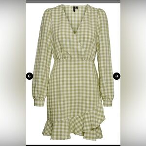 Vero Moda Green Gingham Dress. Size Small